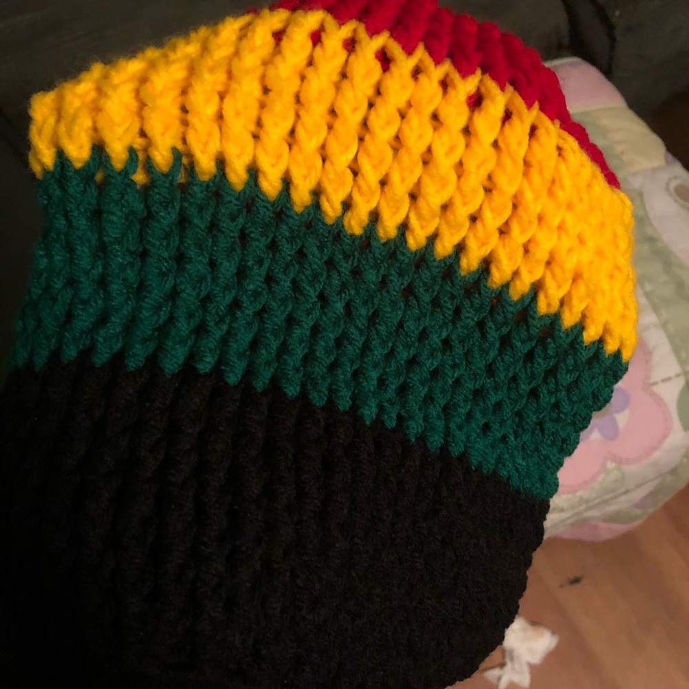 Knitted hat - Picture 4 of 5